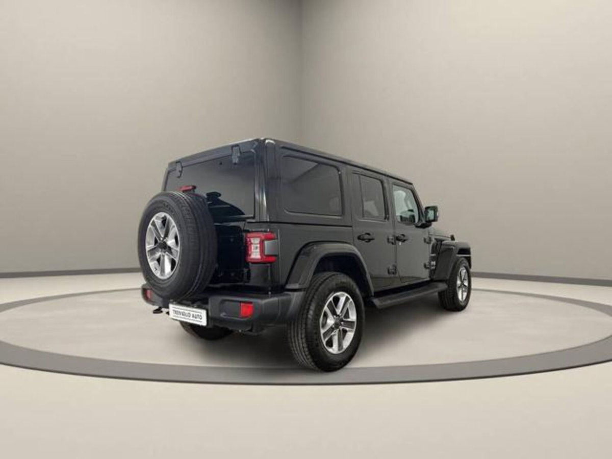 Jeep Wrangler Unlimited 2.2 Mjt II Sahara (5)