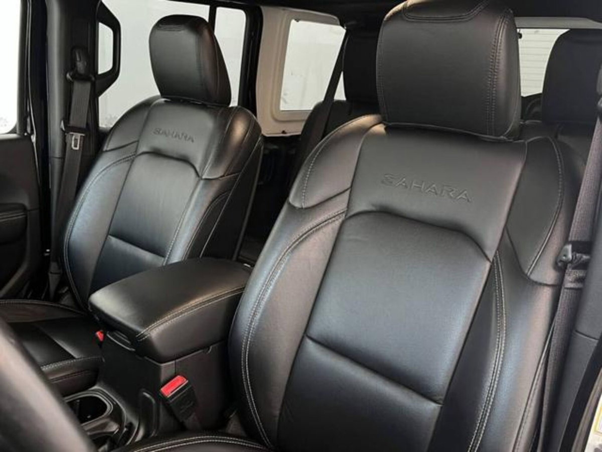 Jeep Wrangler Unlimited 2.2 Mjt II Sahara (9)