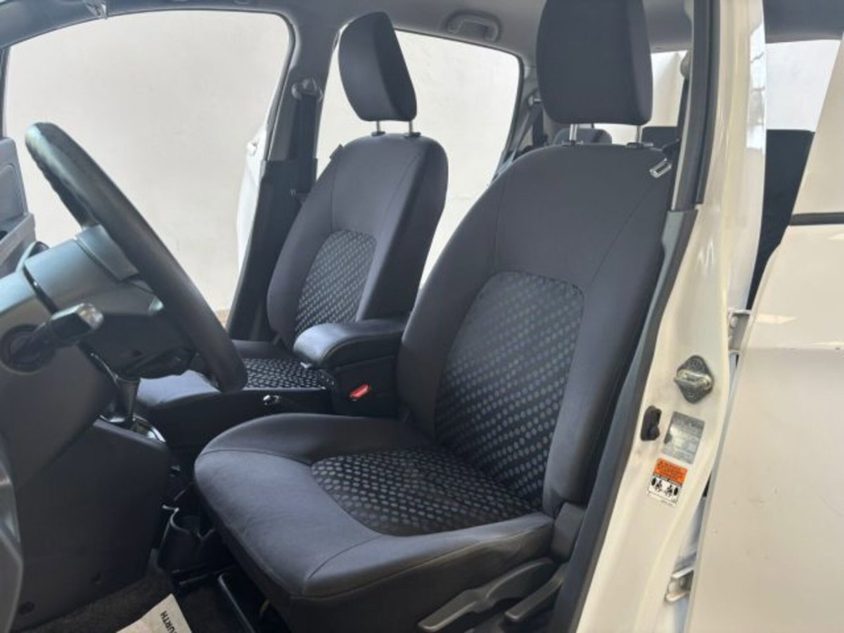 Suzuki Celerio 1.0 Dualjet S&S Style (9)
