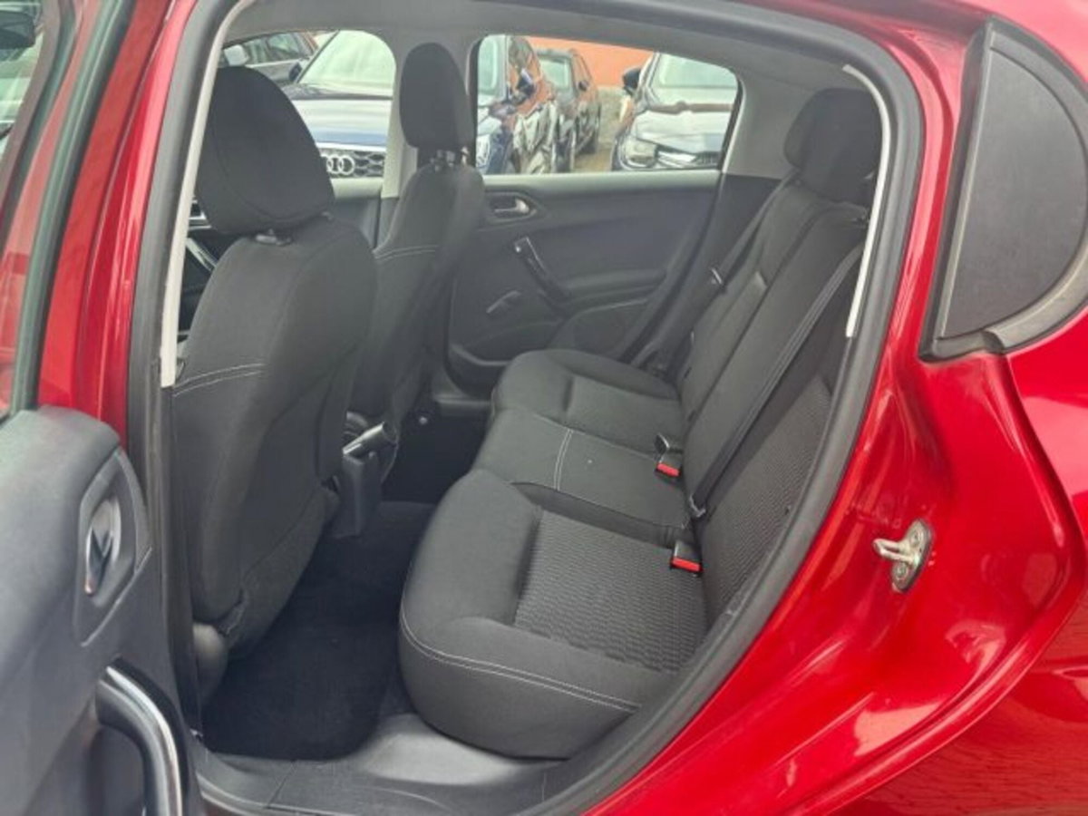 Peugeot 208 68 5 porte Active (16)