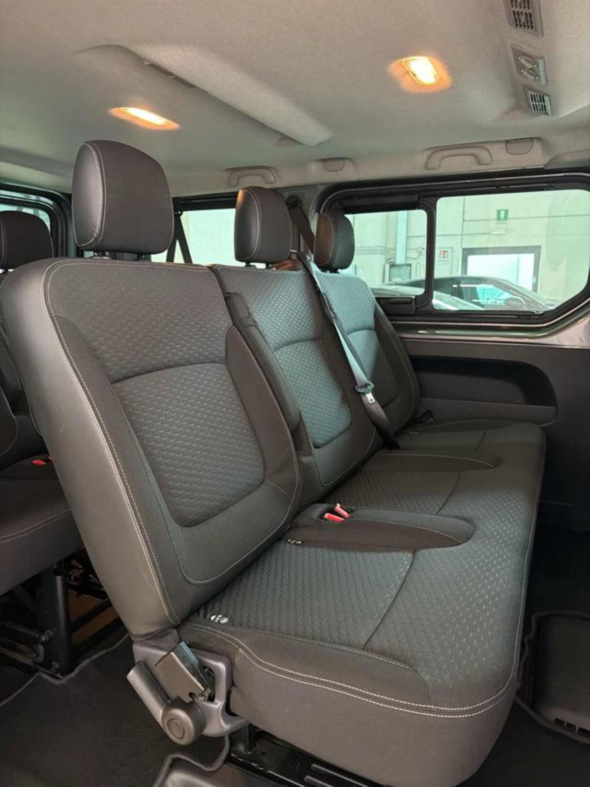 Opel Vivaro Furgone 27 1.6 BiTurbo 145CV S&S EcoFLEPC-TN Combi (11)