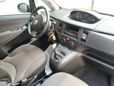 Fiat Idea 1.2 16V BlackLabel (11)