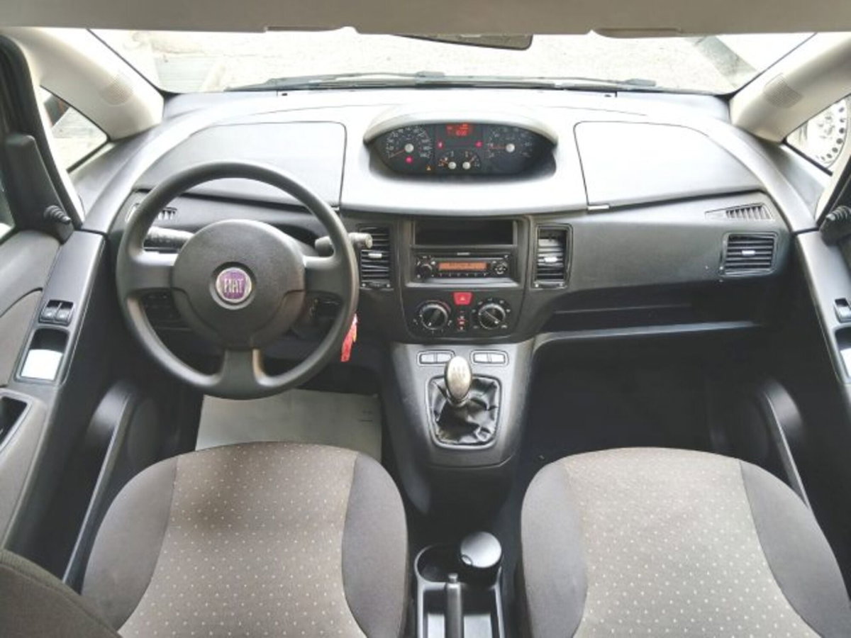 Fiat Idea 1.2 16V BlackLabel (16)