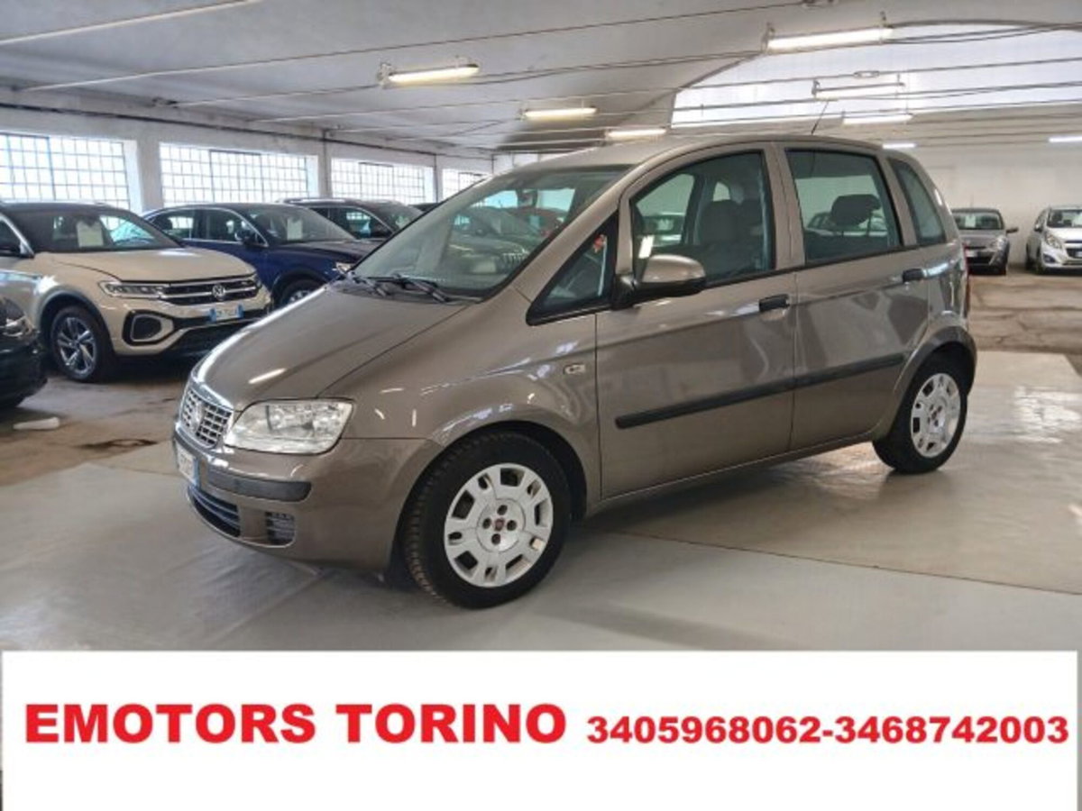 Fiat Idea 1.2 16V BlackLabel (2)