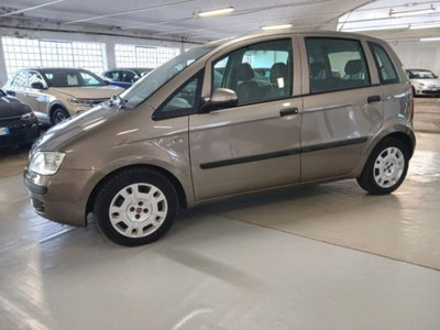 Fiat Idea 1.2 16V BlackLabel (3)