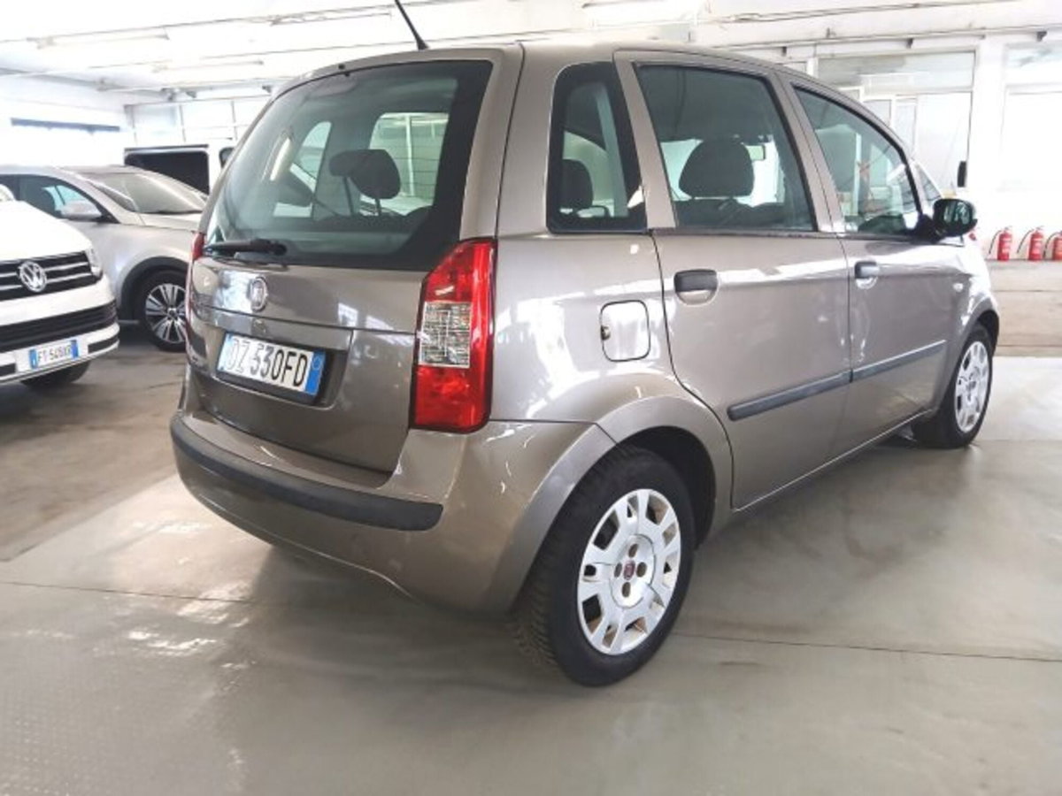 Fiat Idea 1.2 16V BlackLabel (5)