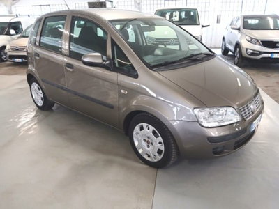 Fiat Idea 1.2 16V BlackLabel (7)