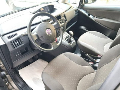 Fiat Idea 1.2 16V BlackLabel (8)