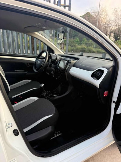 Toyota Aygo 1.0 VVT-i 69 CV 5 porte x-cool (13)
