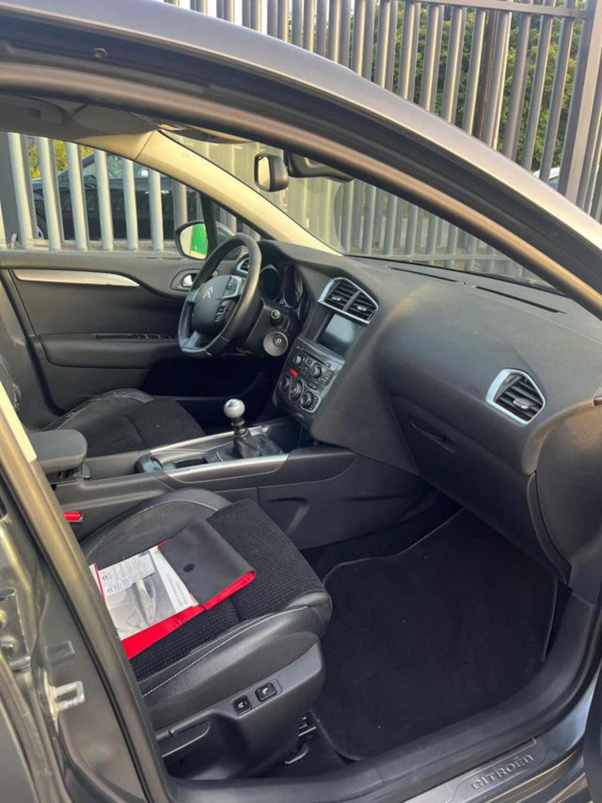 Citroen C4 1.6 HDi 110 Exclusive (10)