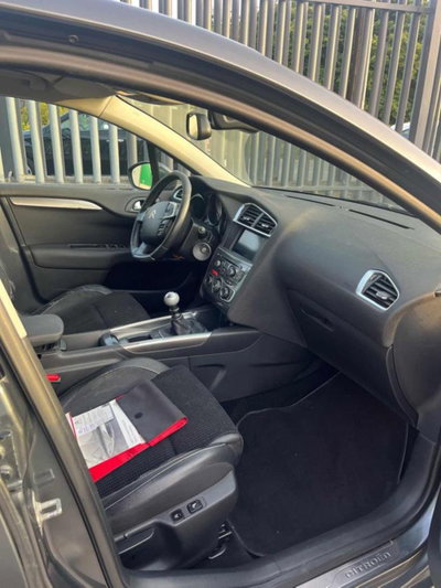 Citroen C4 1.6 HDi 110 Exclusive (10)