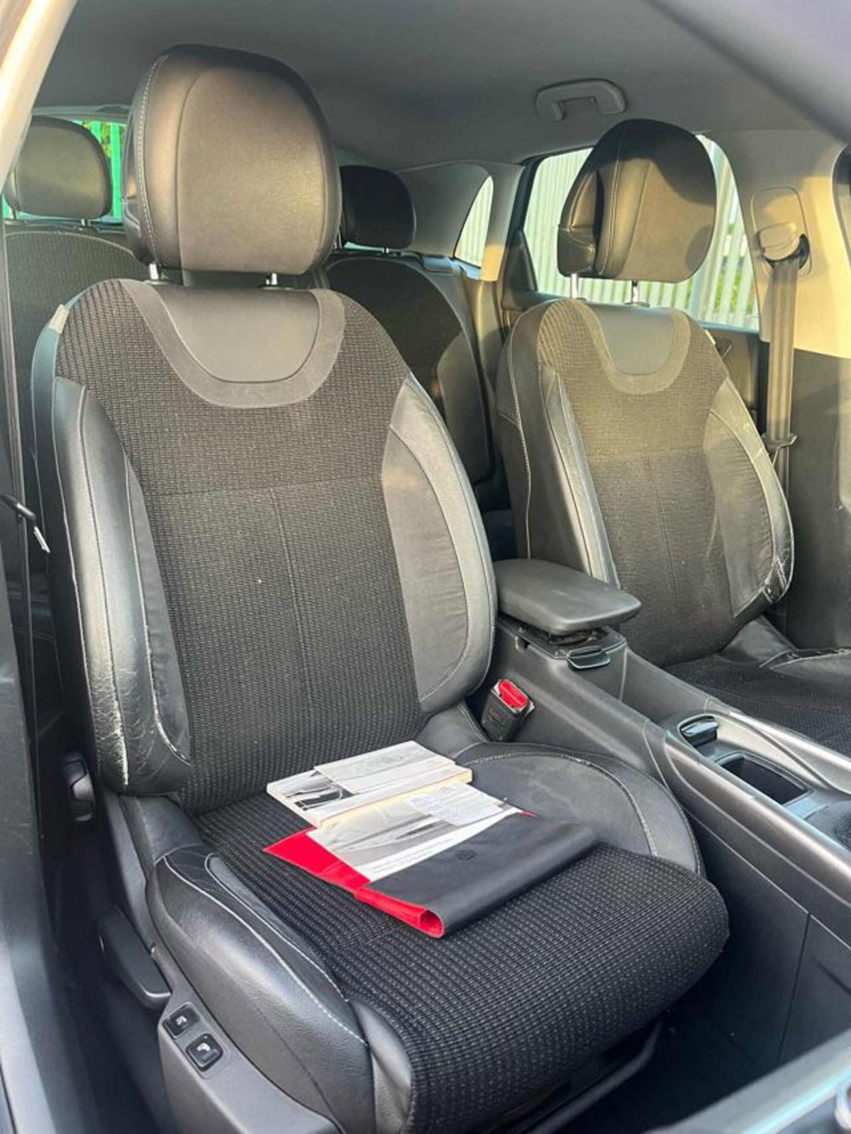 Citroen C4 1.6 HDi 110 Exclusive (15)