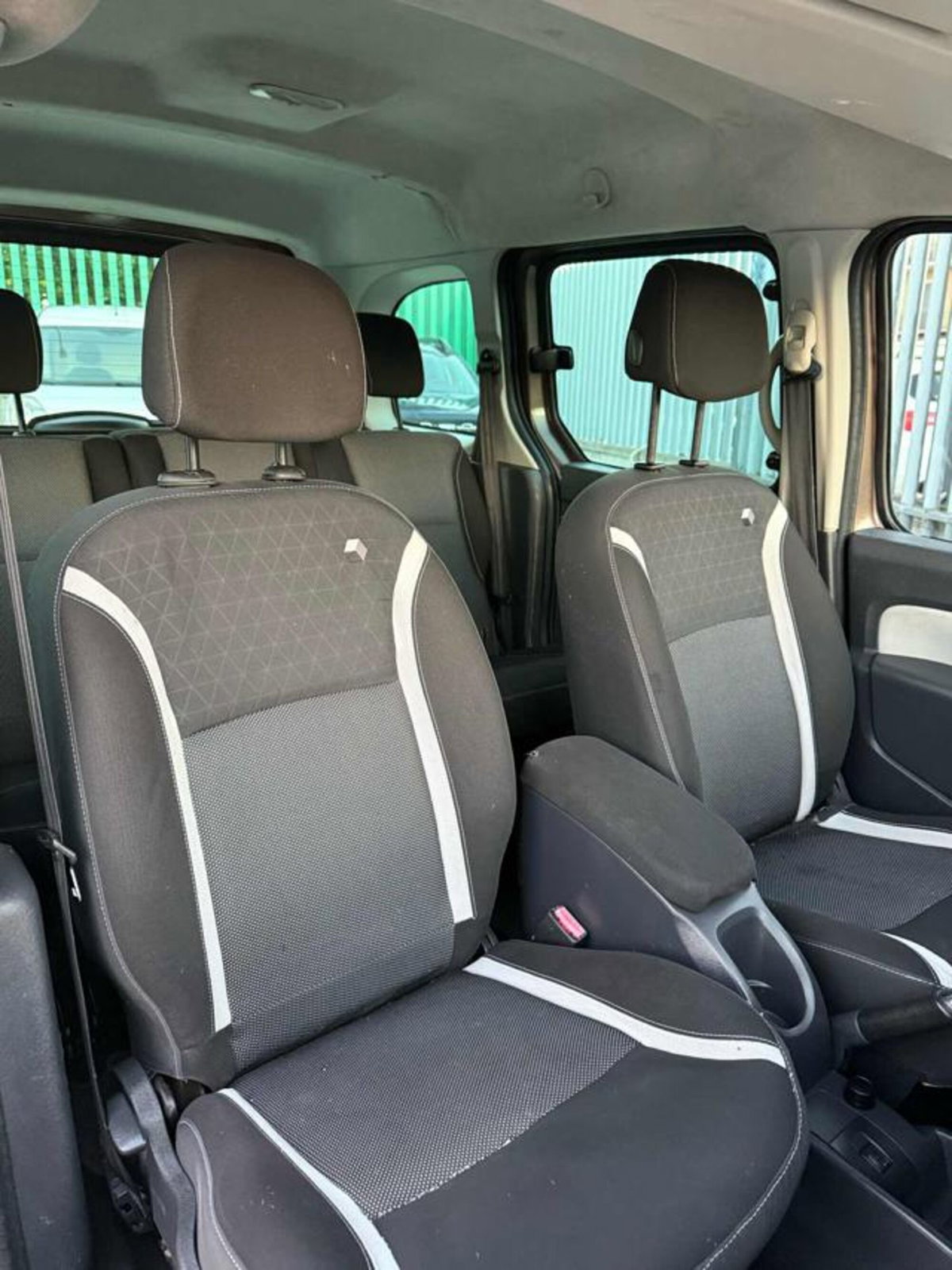 Renault Kangoo 1.5 dCi 90CV 5 porte Stop & Start Limited (8)