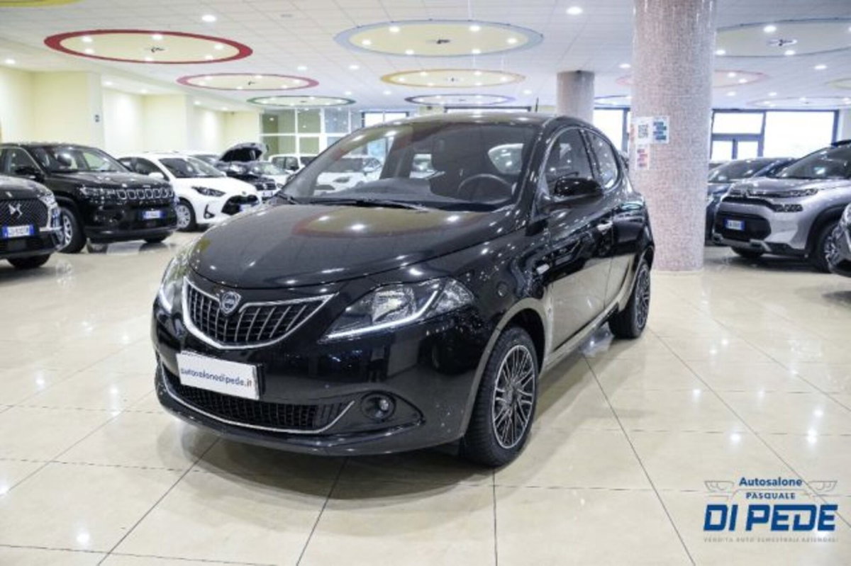 Lancia Ypsilon 1.0 FireFly 5 porte S&S Hybrid Gold Plus