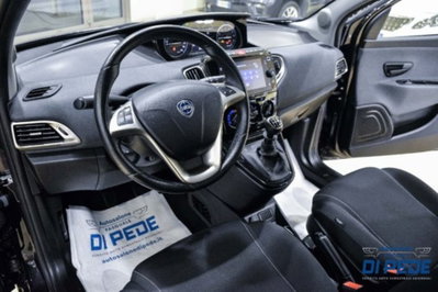 Lancia Ypsilon 1.0 FireFly 5 porte S&S Hybrid Gold Plus (17)