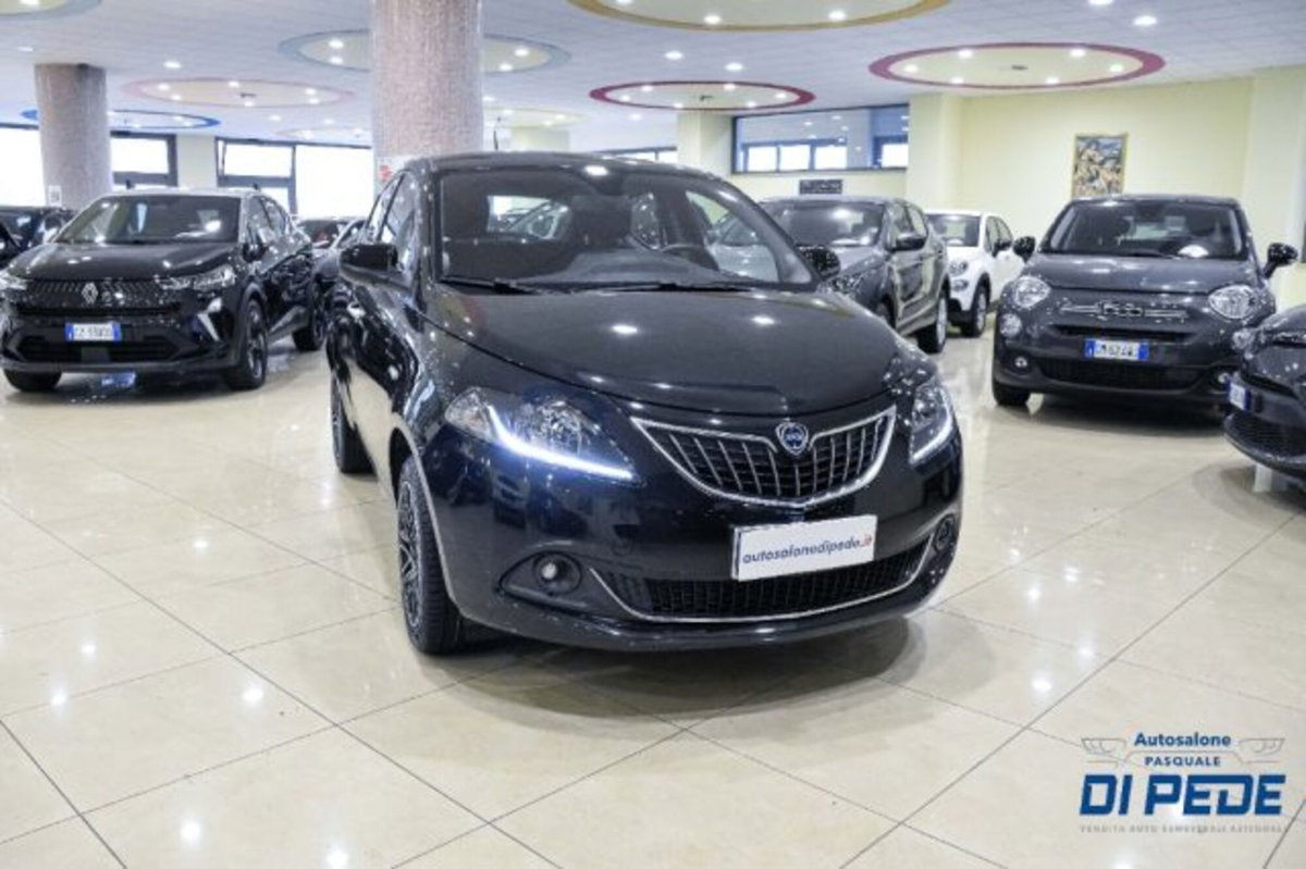 Lancia Ypsilon 1.0 FireFly 5 porte S&S Hybrid Gold Plus (3)