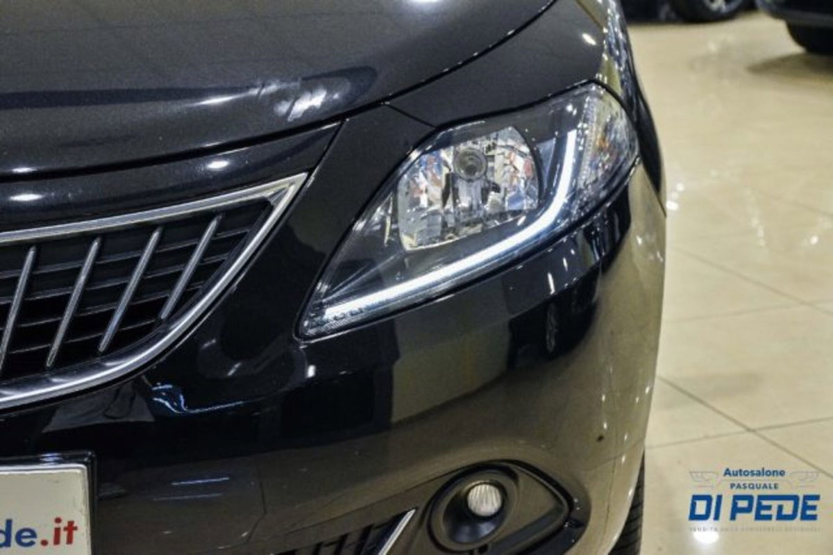 Lancia Ypsilon 1.0 FireFly 5 porte S&S Hybrid Gold Plus (8)