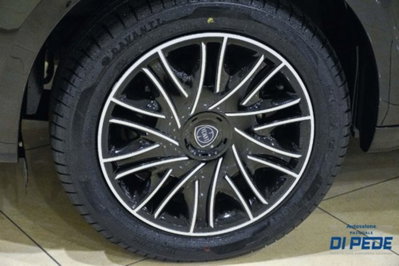 Lancia Ypsilon 1.0 FireFly 5 porte S&S Hybrid Gold Plus (9)