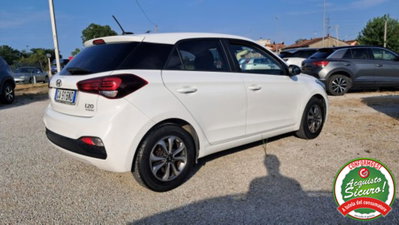 Hyundai i20 1.2 5 porte Econext Connectline (2)