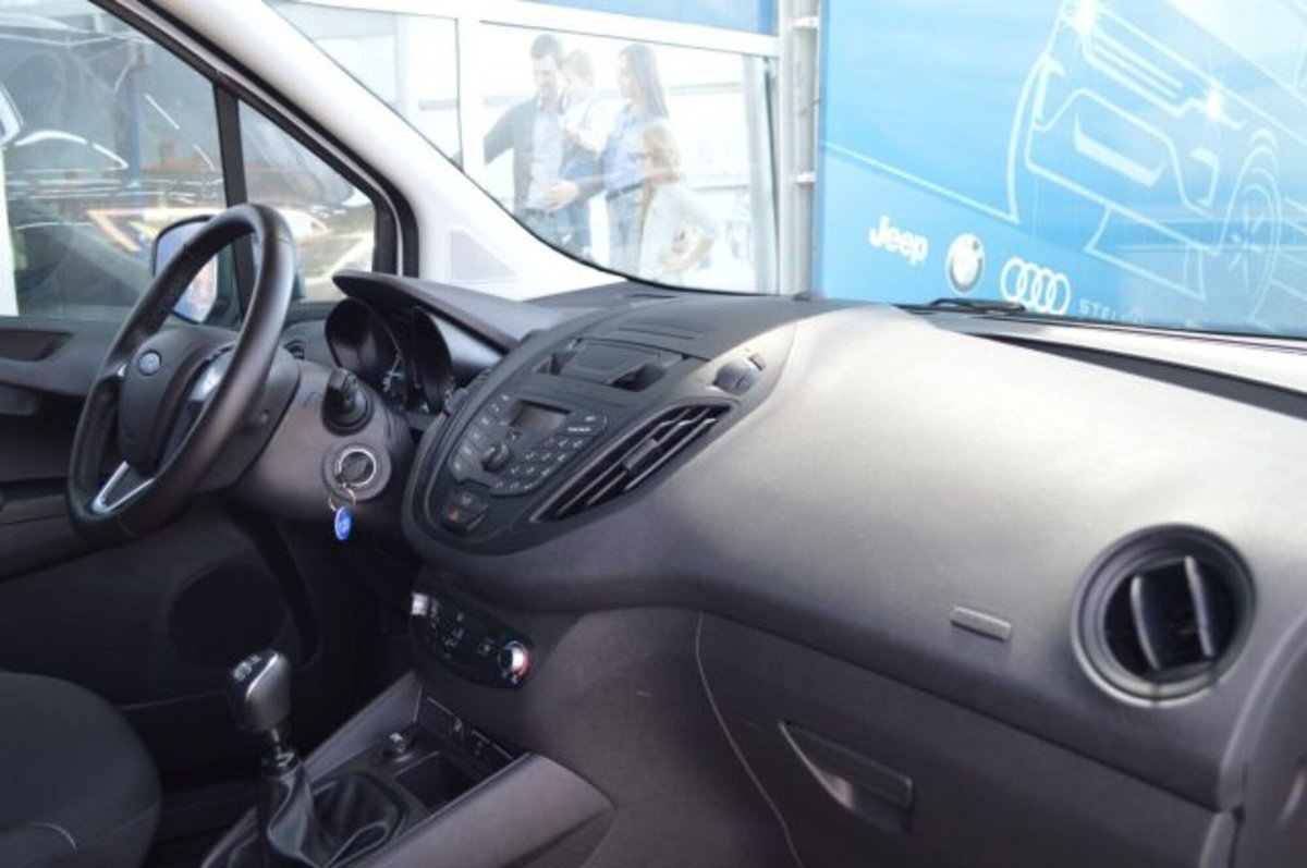Ford Transit Courier 1.0 EcoBoost 100CV  Trend (8)