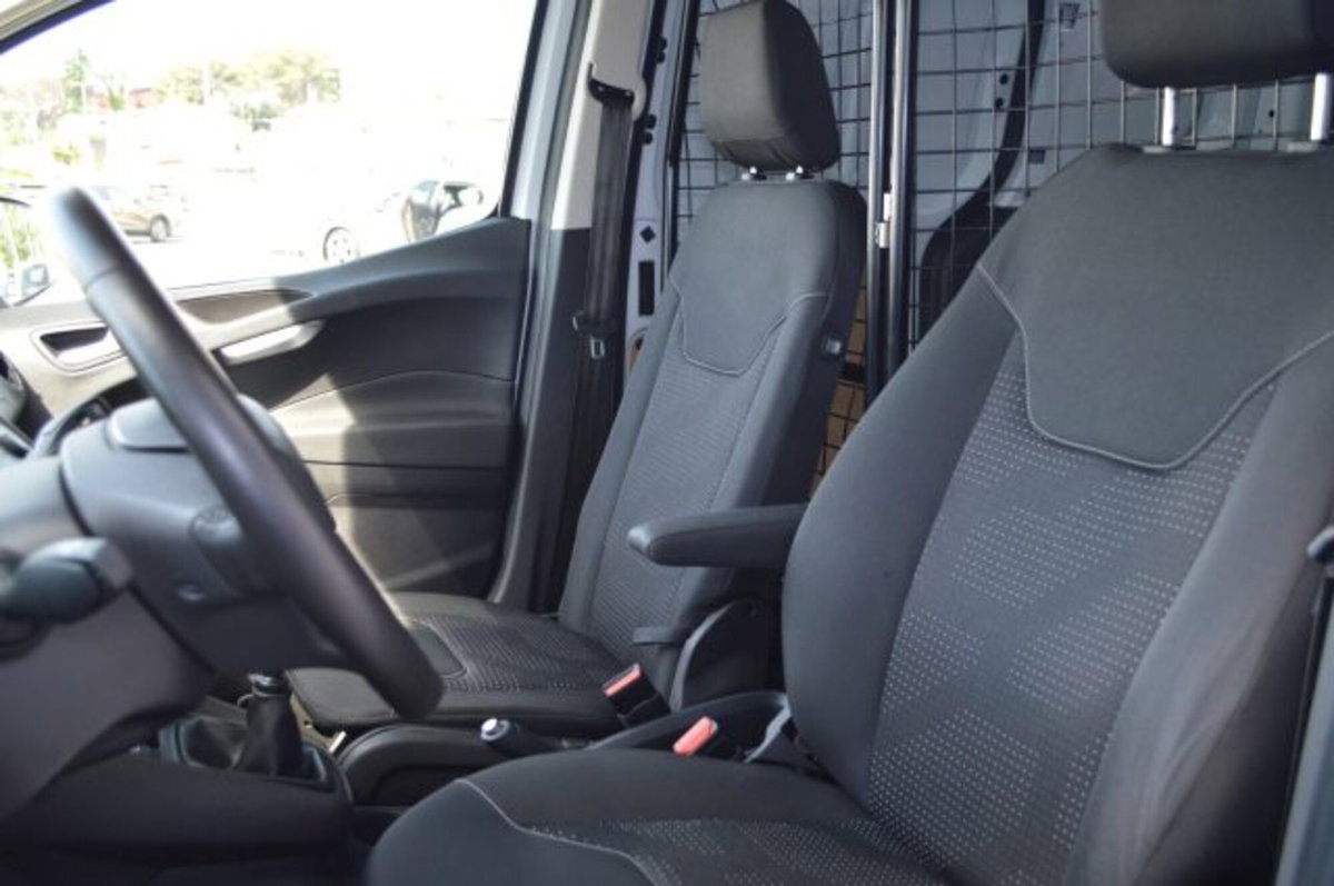 Ford Transit Courier 1.0 EcoBoost 100CV  Trend (9)