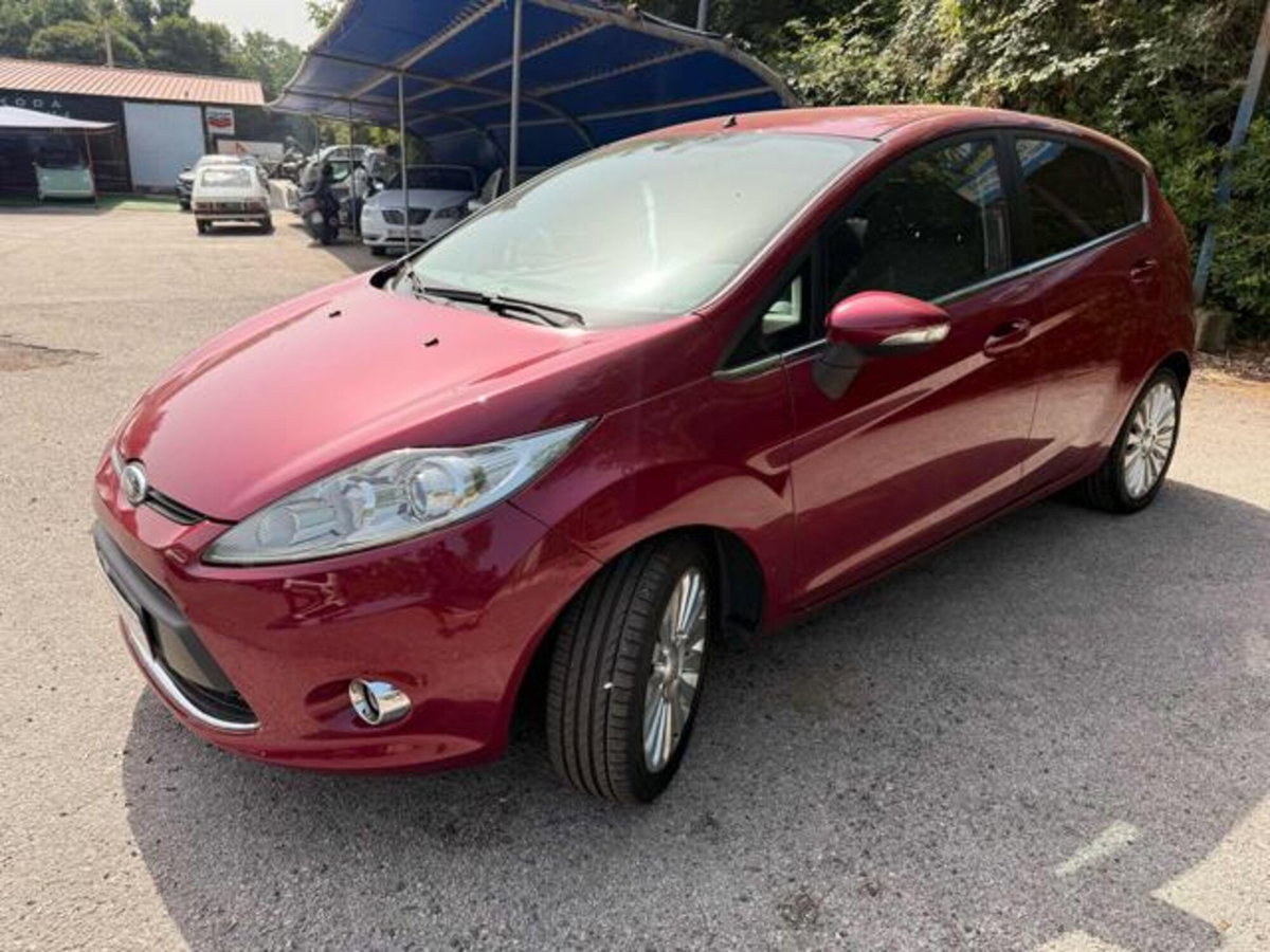 Ford Fiesta 1.6 TDCi 90CV 5 porte DPF Titanium (3)