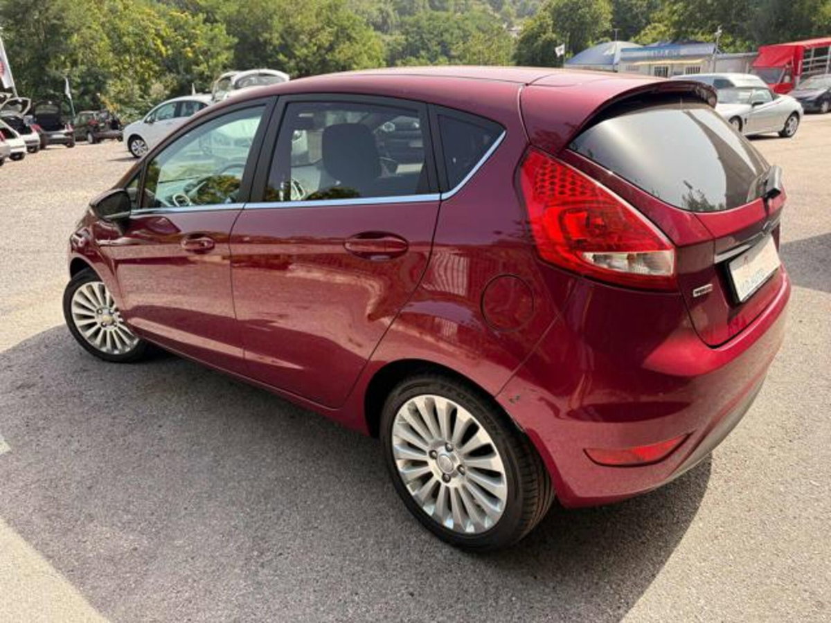 Ford Fiesta 1.6 TDCi 90CV 5 porte DPF Titanium (6)