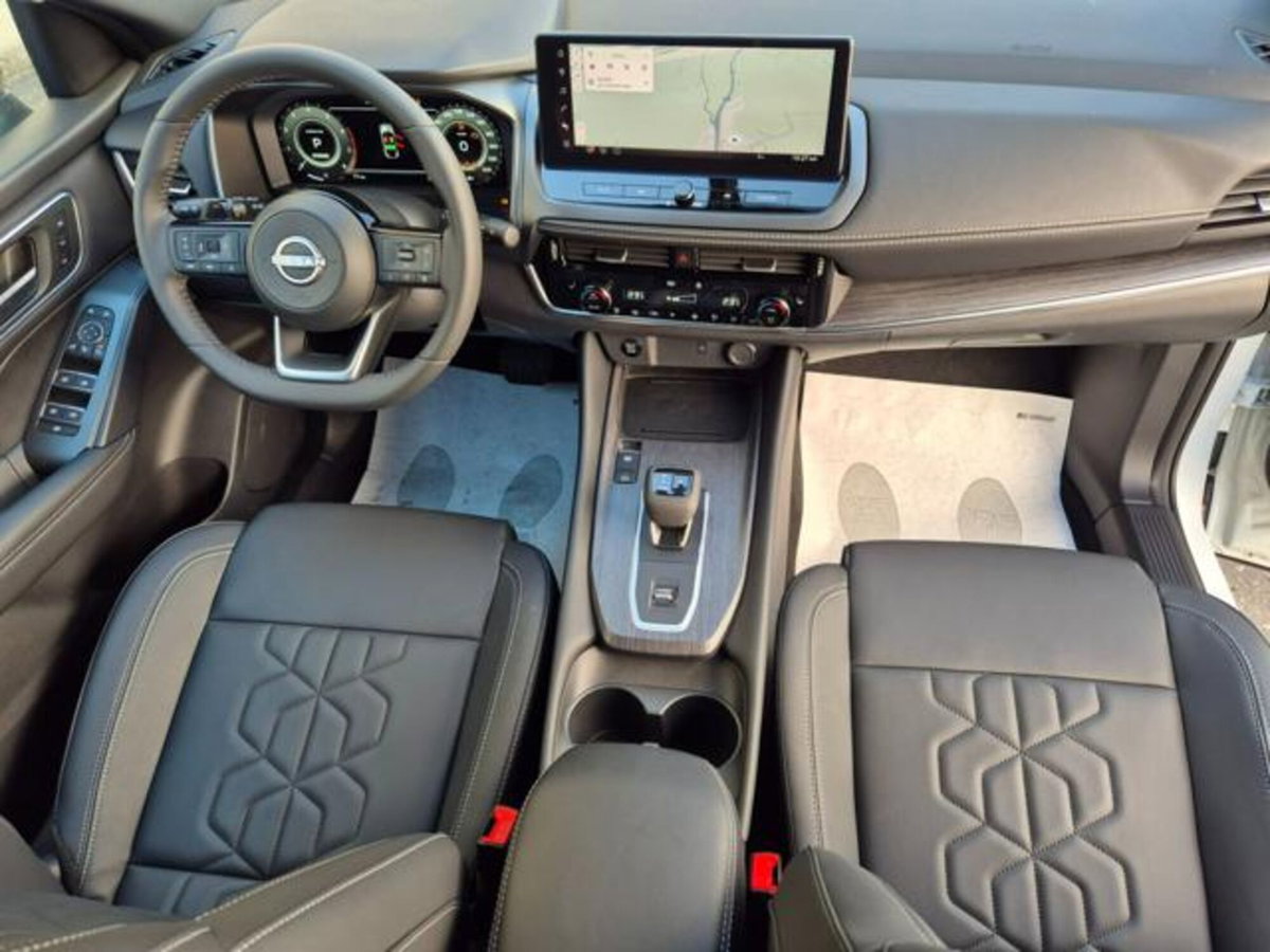 Nissan Qashqai 1.3 mhev Tekna 4wd 158cv xtronic (13)