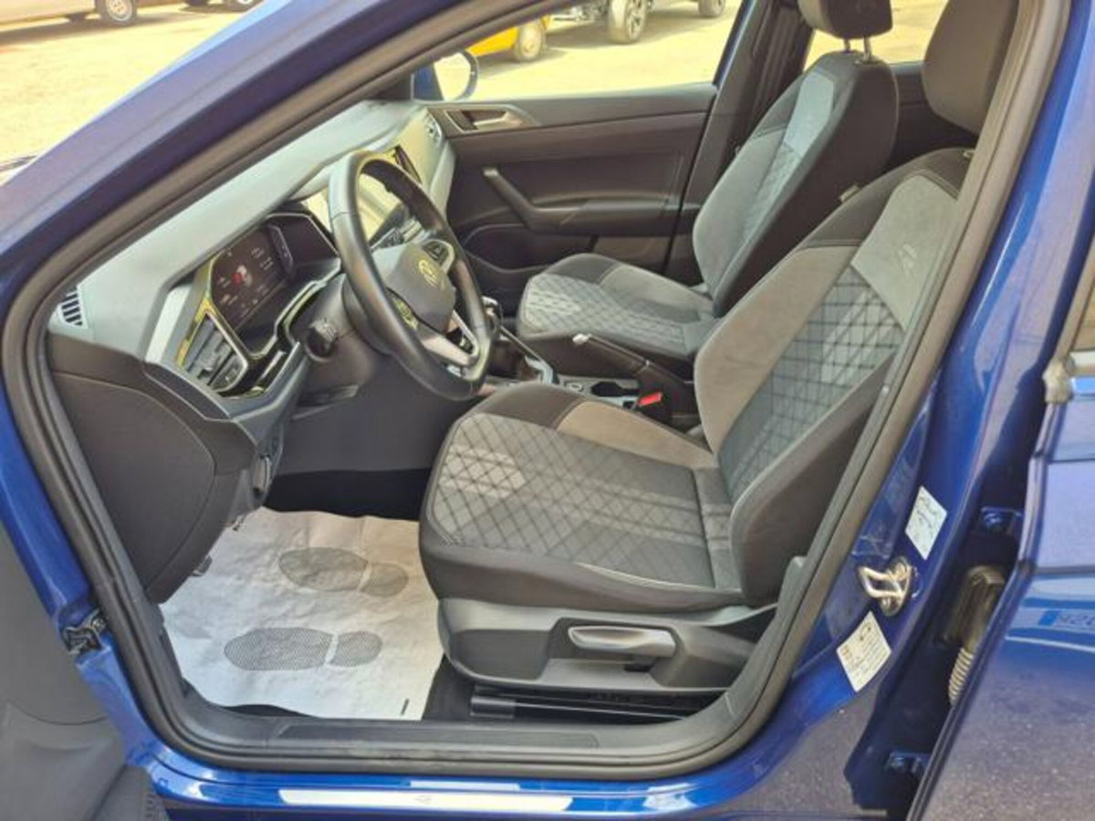 Volkswagen Taigo 1.0 tsi R-Line 115cv (9)