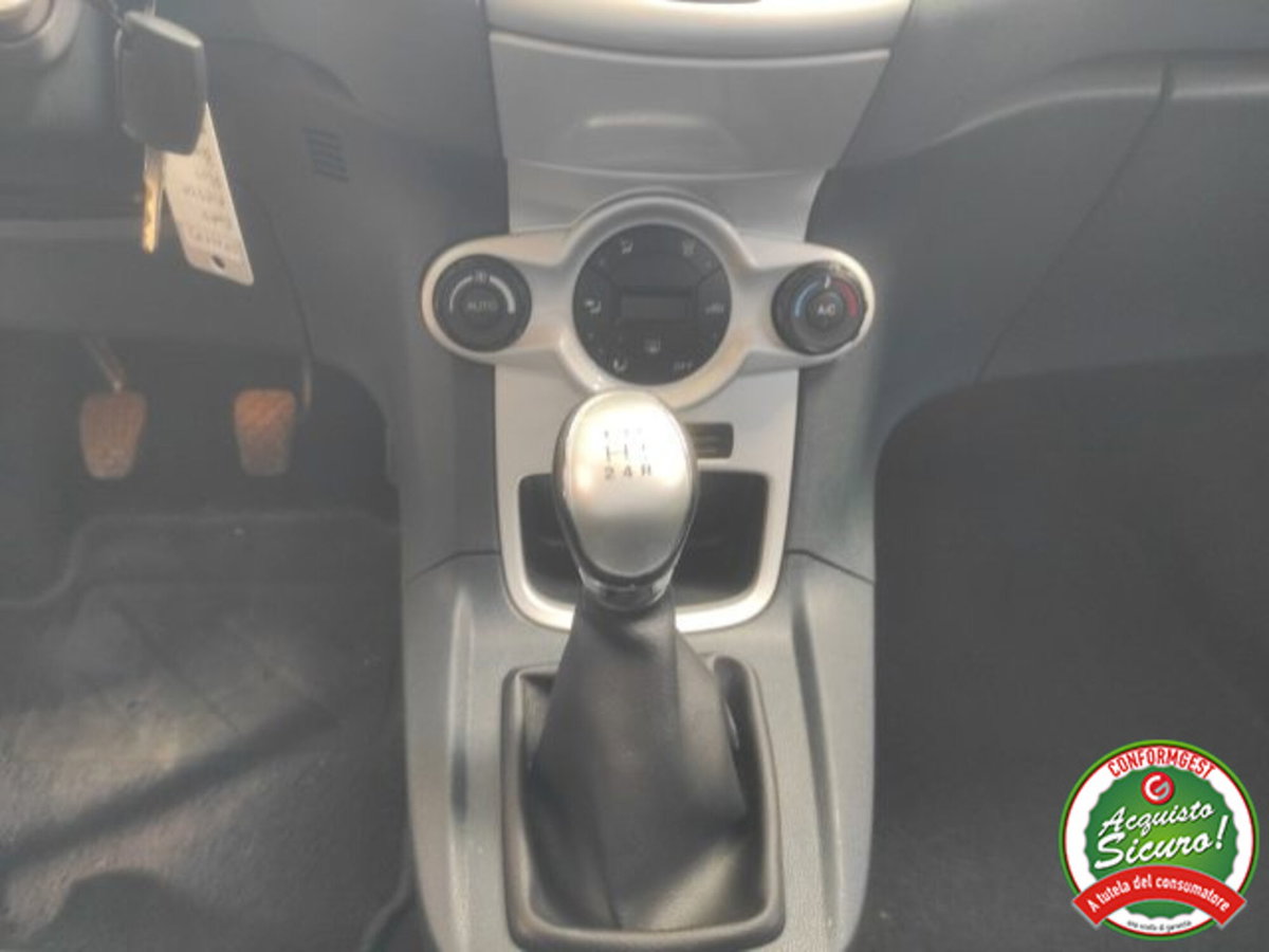 Ford Fiesta 1.6 TDCi 90CV 5 porte DPF Titanium (15)