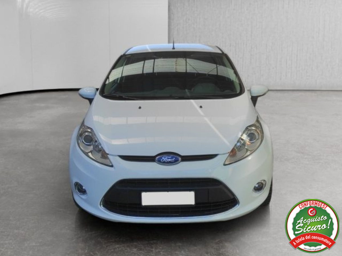 Ford Fiesta 1.6 TDCi 90CV 5 porte DPF Titanium (2)