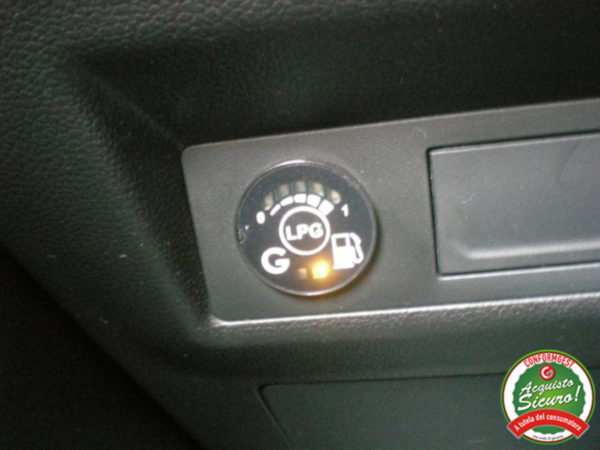 Renault Captur TCe 100 CV GPL FAP Zen (15)