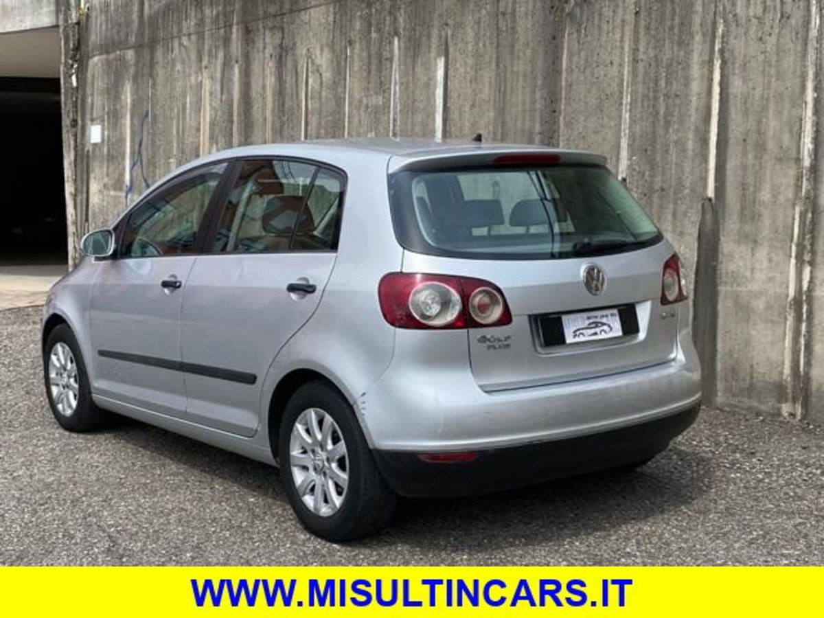 Volkswagen Golf Plus 1.6 16V FSI Comfortline (8)