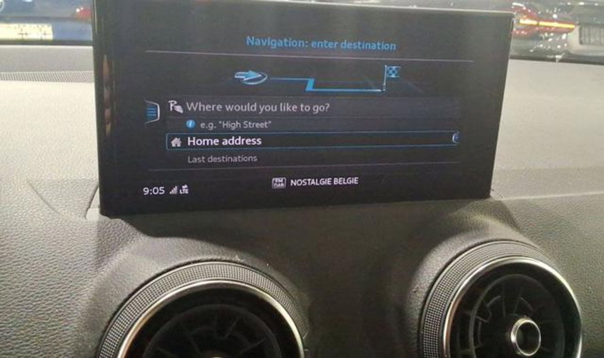 Audi Q2 Q2 35 TFSI Business (9)