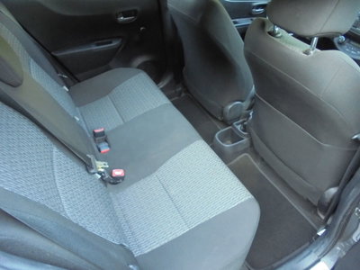 Toyota Yaris 1.0 5 porte Active (12)