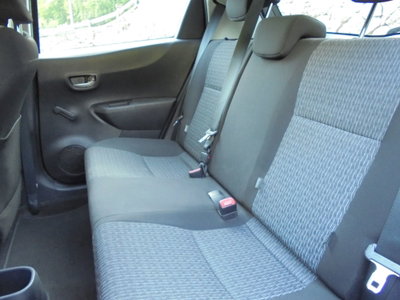 Toyota Yaris 1.0 5 porte Active (14)