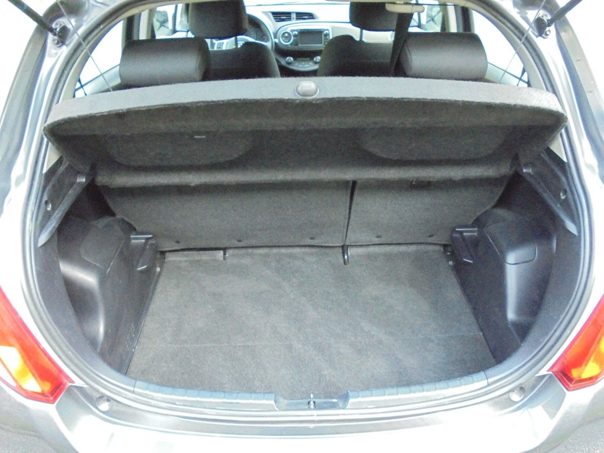 Toyota Yaris 1.0 5 porte Active (17)