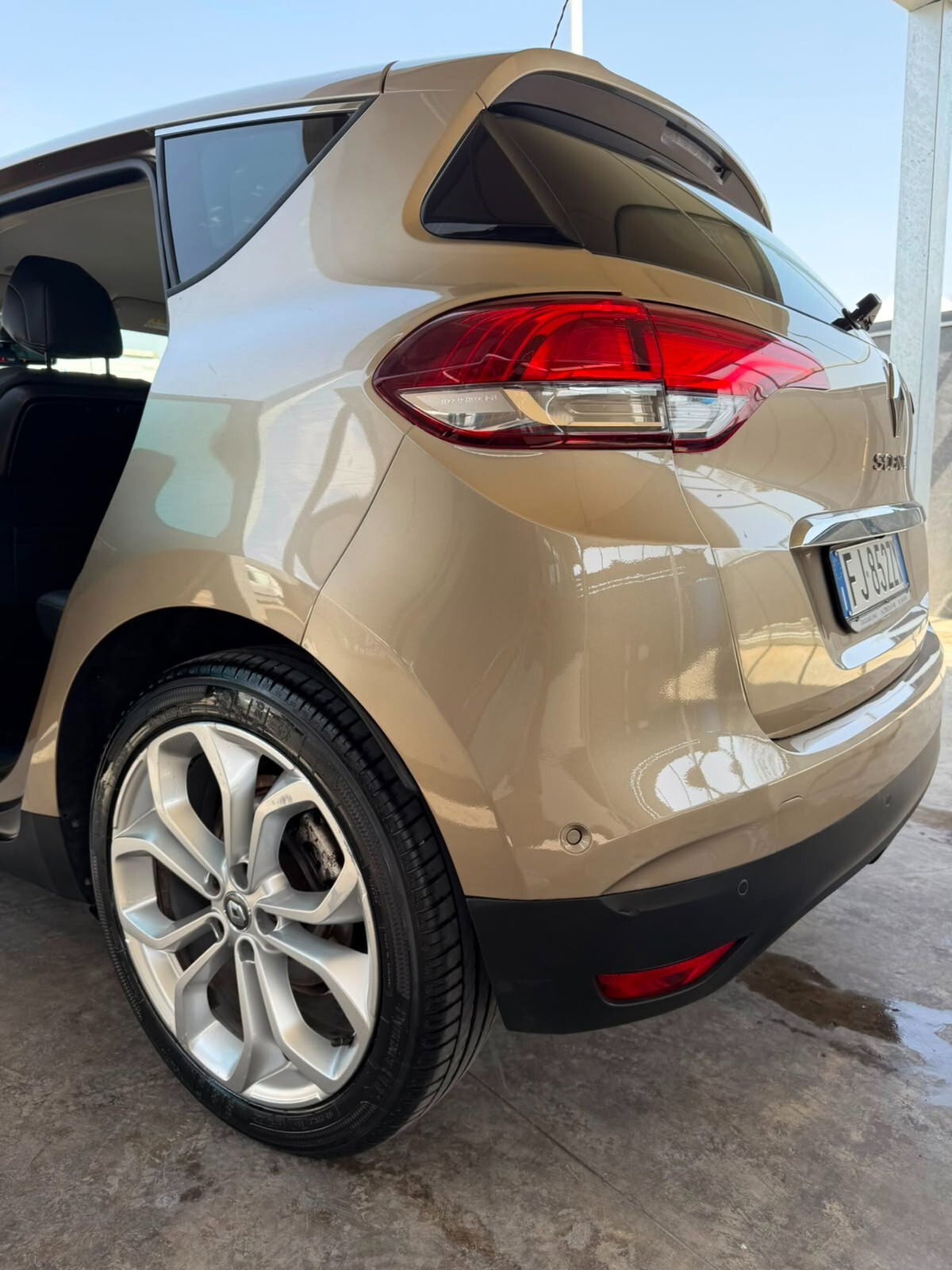 Renault Scenic E-Tech Electric XMod dCi 110 CV Start&Stop Energy Bose (11)