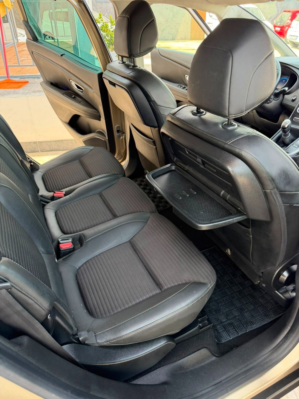 Renault Scenic E-Tech Electric XMod dCi 110 CV Start&Stop Energy Bose (18)