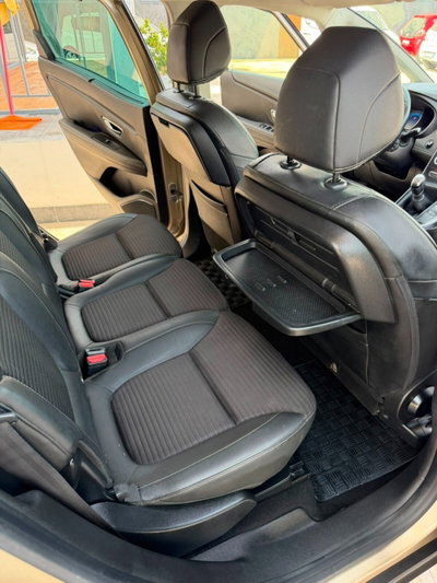 Renault Scenic E-Tech Electric XMod dCi 110 CV Start&Stop Energy Bose (18)