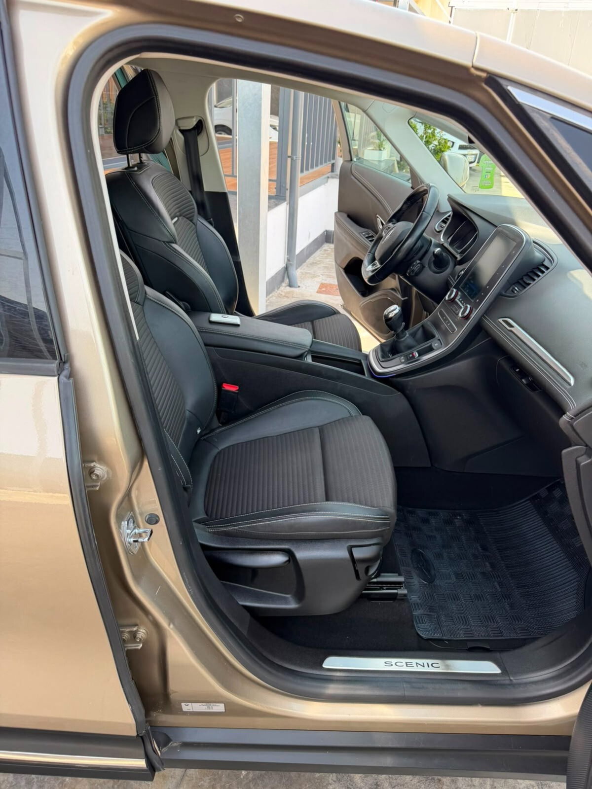 Renault Scenic E-Tech Electric XMod dCi 110 CV Start&Stop Energy Bose (19)