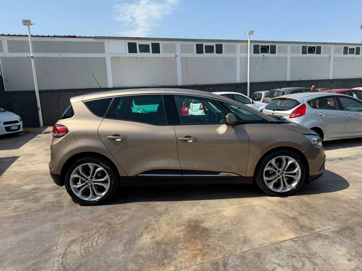Renault Scenic E-Tech Electric XMod dCi 110 CV Start&Stop Energy Bose (5)