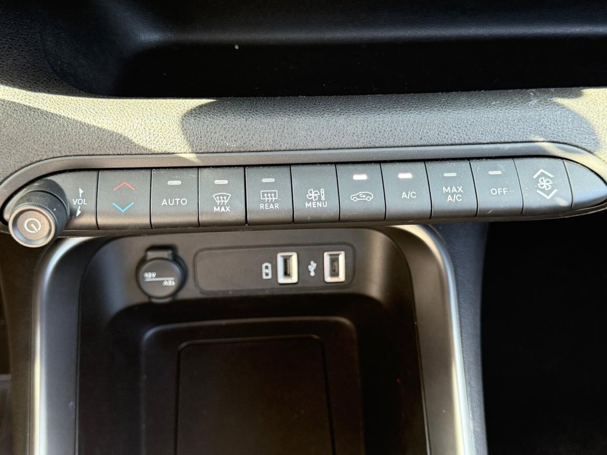 Jeep Avenger 1.2 turbo Longitude fwd 100cv (13)