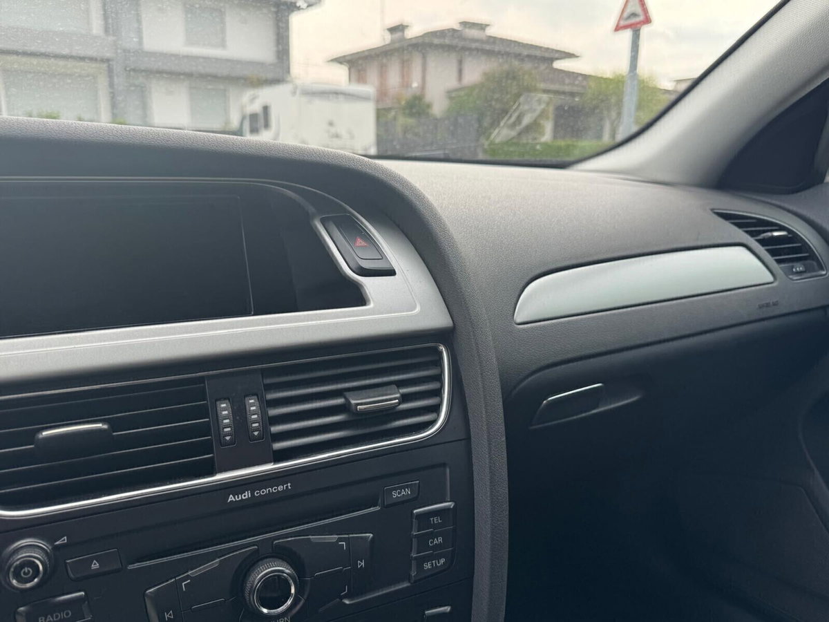 Audi A4 Avant 2.0 TDI 143 CV F.AP. multitronic (14)