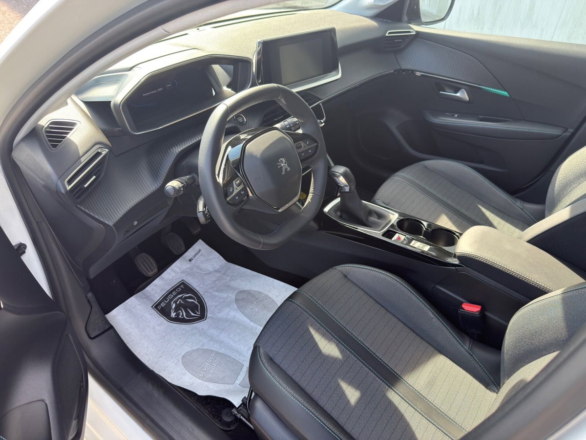 Peugeot 208 PureTech 75 Stop&Start 5 porte Allure Pack (8)
