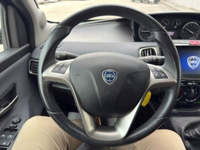 Lancia Ypsilon 1.0 FireFly 5 porte S&S Hybrid Ecochic Gold (14)