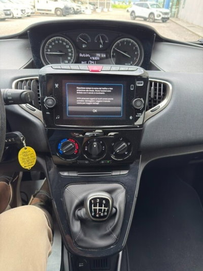 Lancia Ypsilon 1.0 FireFly 5 porte S&S Hybrid Ecochic Gold (15)