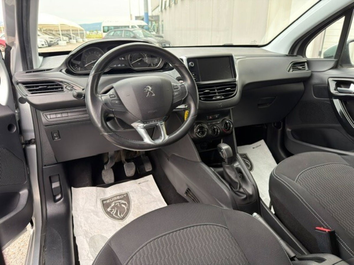 Peugeot 208 82 5 porte Active (11)