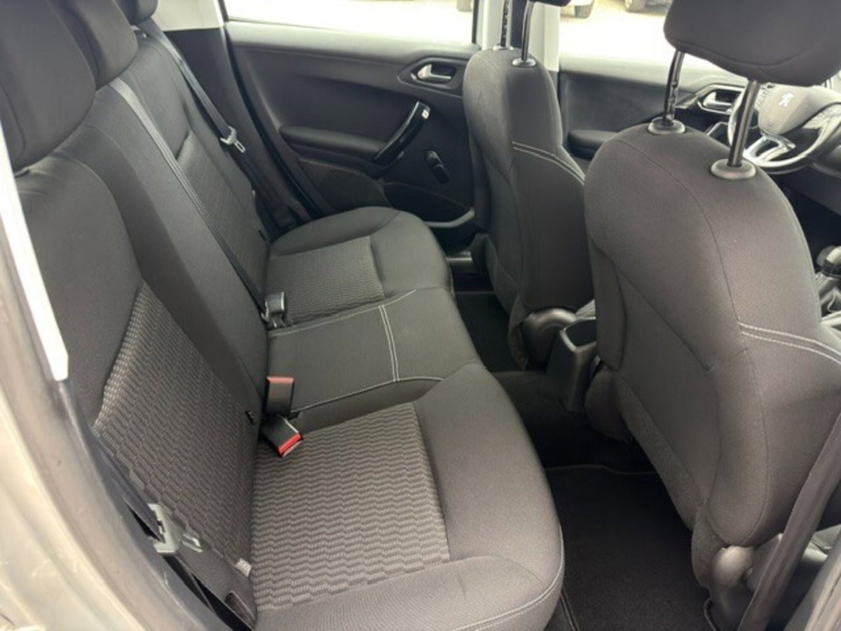 Peugeot 208 82 5 porte Active (7)
