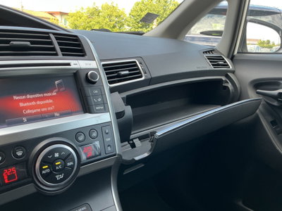 Toyota Verso 1.6 D-4D Style (13)